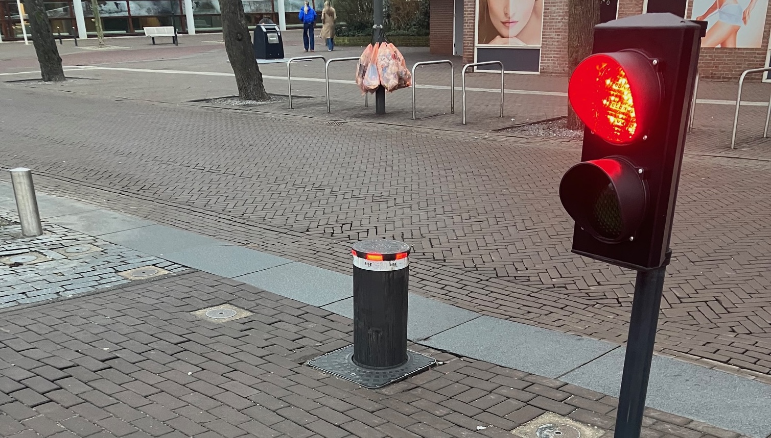 bollard-met-stoplicht.jpg
